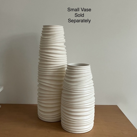 Decorative Ceramic Vase - 20 inches - Picture 7 of 7